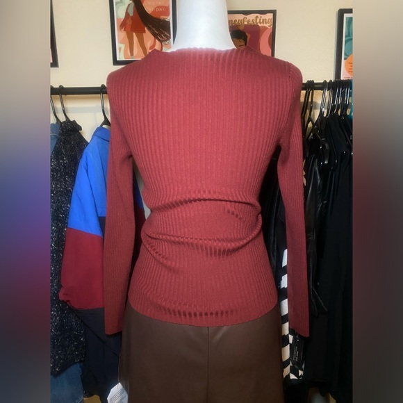 Cider rust color Knit v-neck sweater. - Picture 2 of 2